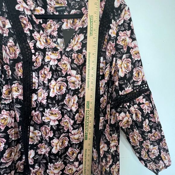 TORRID TUNIC BLOUSE - Picture 14 of 16